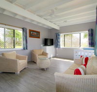 Beachfront 6 25 Willow Street - Grafton Accommodation