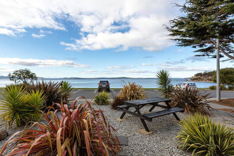 Beachfront Apartment Blackmans Bay - Grafton Accommodation 0