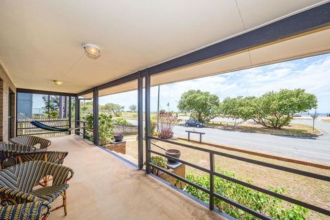 Beachfront At Bribie - Grafton Accommodation 2