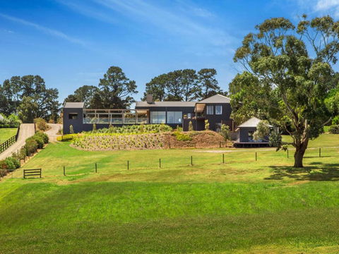 Red Hill Ridgeview Luxury Retreat - Grafton Accommodation 3