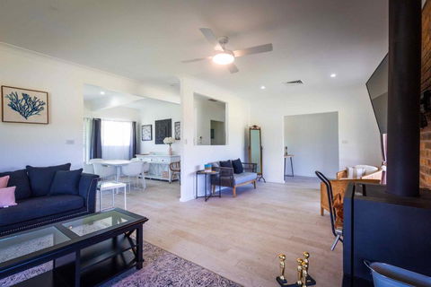 Redims Hill Cottage - Grafton Accommodation 3
