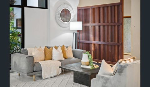 Relax On The Spacious Balcony And Soak In The Picturesque Views - Grafton Accommodation 0