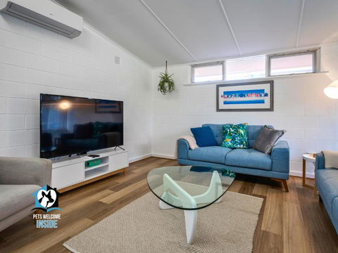 Renovated 3BR One Street To Beach - Grafton Accommodation 0