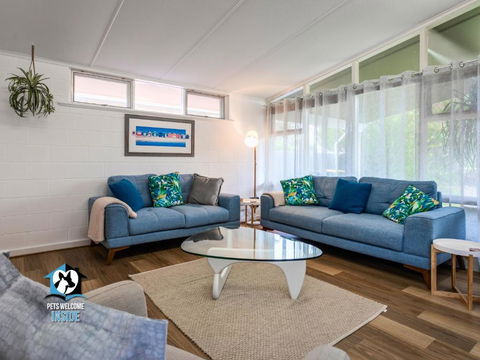 Renovated 3BR One Street To Beach - Grafton Accommodation 1