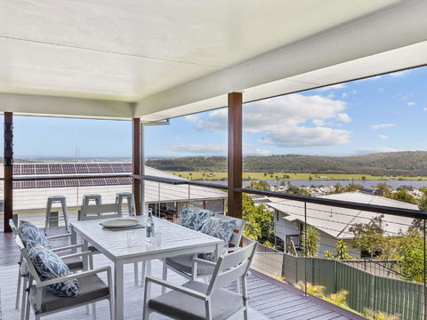 River View Beach Hub - Grafton Accommodation 0