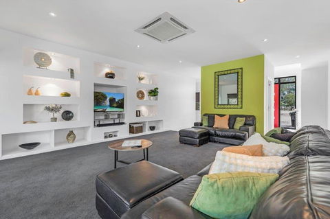 Riverlyne - Riverfront Holiday Home - Grafton Accommodation 2