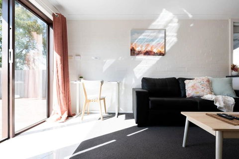 Riverside Gem With Parking And WiFi - Grafton Accommodation 1