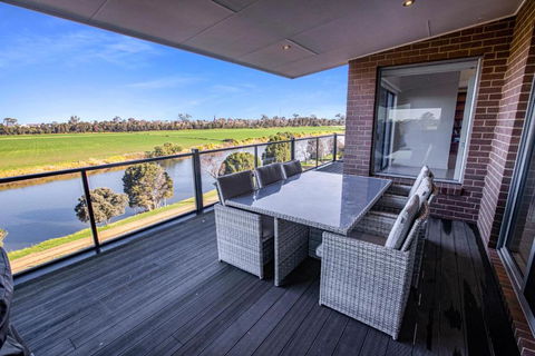 Riverside Haven - Grafton Accommodation 0