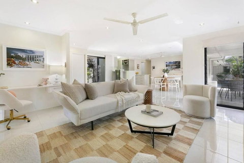 Riviera Road Miami - 4BRM Dual Villa - Grafton Accommodation 0