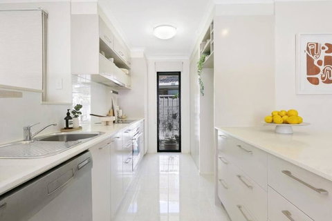 Riviera Road Miami - 4BRM Dual Villa - Grafton Accommodation 3