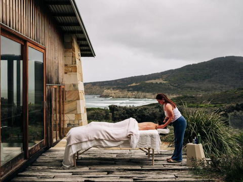 Roaring Beach House - Grafton Accommodation 3
