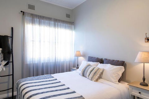 Robertson Public House And Kitchen - Grafton Accommodation 2