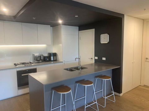 Rooftop Infinity Pool - St Kilda Luxury - Grafton Accommodation 1