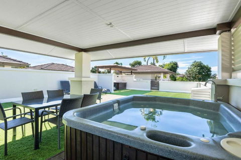 Rooftop Tranquility At Stunning Temple Resort - Grafton Accommodation 0