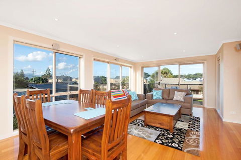 Rose - Grafton Accommodation 0