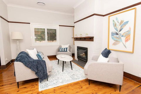 Rose Hill On Hamer, 1940s Charming Cottage Near Cook Park - Grafton Accommodation 2