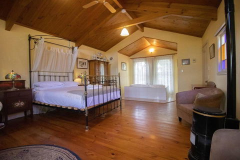 Rose Petal Cottage - Grafton Accommodation 0
