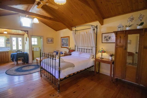 Rose Petal Cottage - Grafton Accommodation 2
