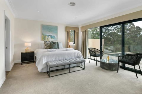 Roselawn Retreat - Pool, Incredible Views, Sleeps 8 - Grafton Accommodation 2
