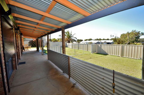 Rossys Retreat - Kalbarri WA - Grafton Accommodation 1