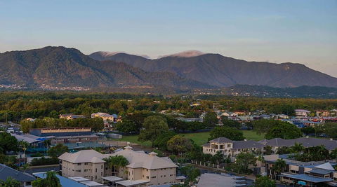 Rydges Esplanade Resort Cairns - Grafton Accommodation 1