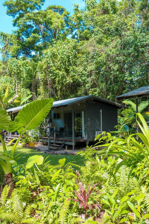 Safari Lodge - Grafton Accommodation 0