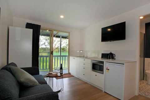 Sahara Trails Studio WiFi Air Conditioning Horse Riding And Much More - Grafton Accommodation 1