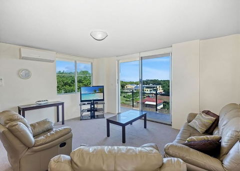 Sail Away - Grafton Accommodation 3