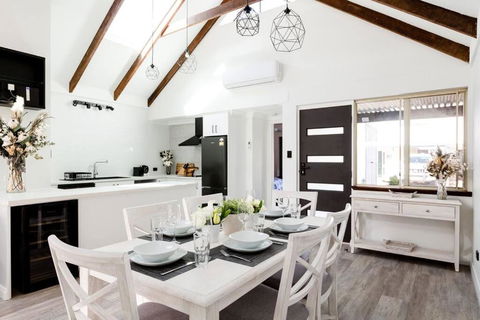 Salt & Pepper; Beautiful Town House In Margs! - Grafton Accommodation 0