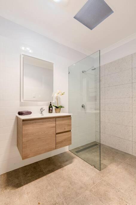 Salt & Pepper; Beautiful Town House In Margs! - Grafton Accommodation 2