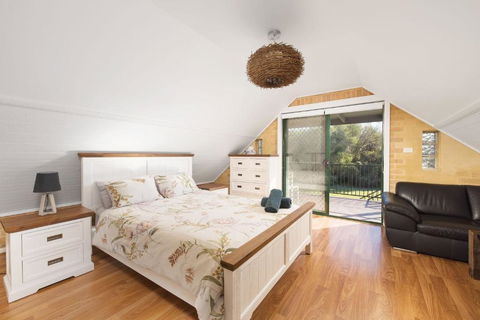 Salt Wood Cabin Style Retreat - Grafton Accommodation 2