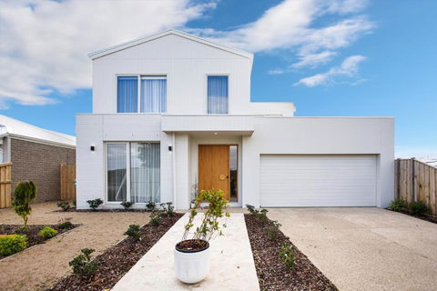 Saltwater Lux, 4 Bdrm, 3 Bath, Golf, Weddings, Beaches, Adventure Park - Grafton Accommodation 2