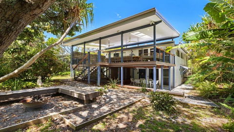 Salty Seaside - Grafton Accommodation 0