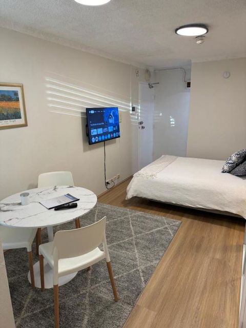 Sam The Central Studio - Grafton Accommodation 1