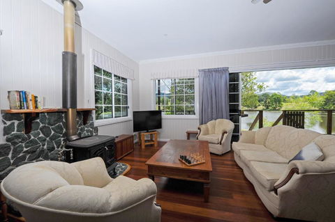 Samford Lakes - Grafton Accommodation 0