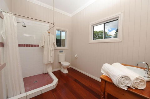 Samford Lakes - Grafton Accommodation 1