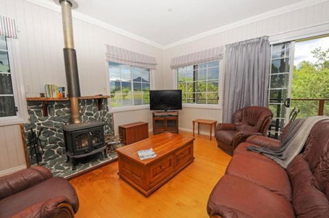 Samford Lakes - Grafton Accommodation 2