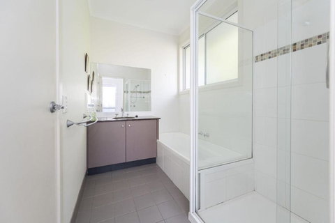 Sandpiper 5 - Close To Town And Beach - Grafton Accommodation 3