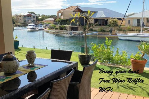 Sandpiper Island Tranquil Waterfront Views & Jetty - Grafton Accommodation 0