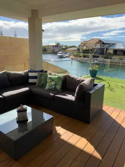 Sandpiper Island Tranquil Waterfront Views & Jetty - Grafton Accommodation 2
