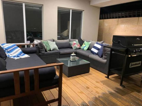 Sandpiper Island Tranquil Waterfront Views & Jetty - Grafton Accommodation 3