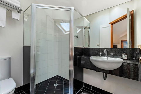 Sandstone Suites - In The Heart Of Port Fairy - Grafton Accommodation 3