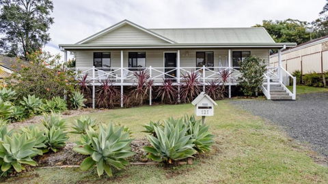 Sandy Cottage - Grafton Accommodation 0
