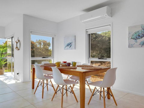 Sandy Cove - Grafton Accommodation 3