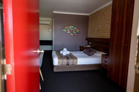 Sarina Motor Inn - Grafton Accommodation 3