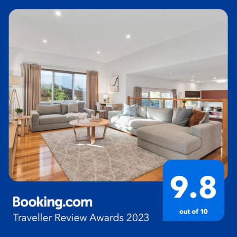 Seaford Luxe Beach House 2023 BDC Traveller Award Winner - Grafton Accommodation 0