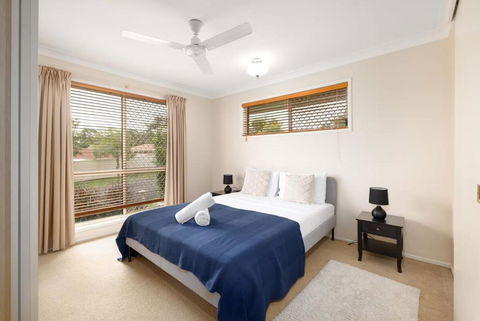 Spacious 3-BR Haven Prime Location Shopping Centre - Grafton Accommodation 3