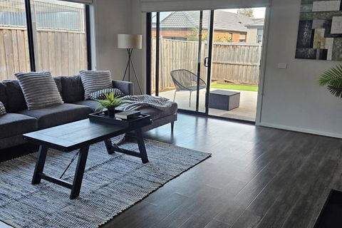 Spacious Home In WeirViews - Grafton Accommodation 2