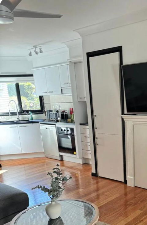 Stylish & Elegant 2BR Townhouse In Wilston, Brisbane - Grafton Accommodation 1