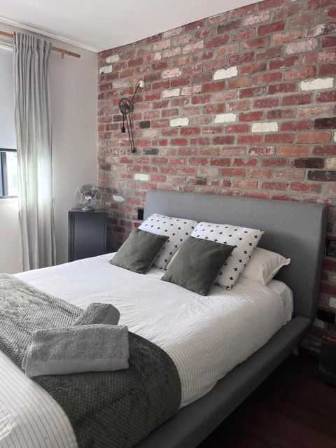 T H E L O F T - Stunning Private Apartment - Grafton Accommodation 3